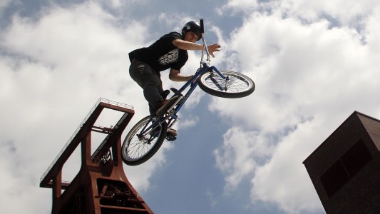Im Skate-Park kann man Tricks üben. (Foto: dpa)
