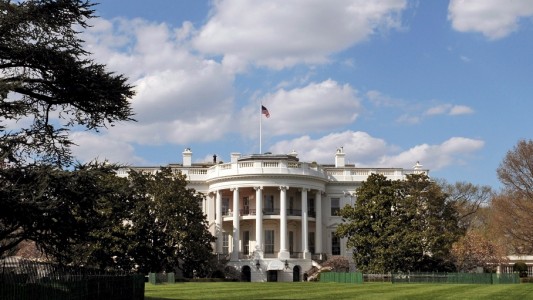 Washington ist die Hauptstadt der USA. Dort steht auch das Weiße Haus, in dem der Präsident der USA lebt und arbeitet. (Foto: dpa)
