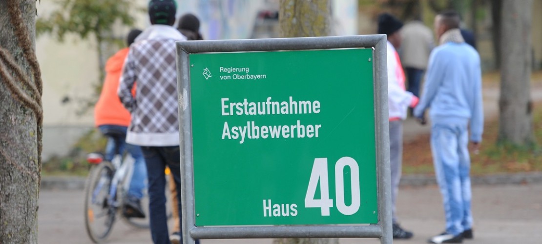 Flüchtlinge müssen erst in eine Erst-Aufnahme-Einrichtung. (Foto: dpa)