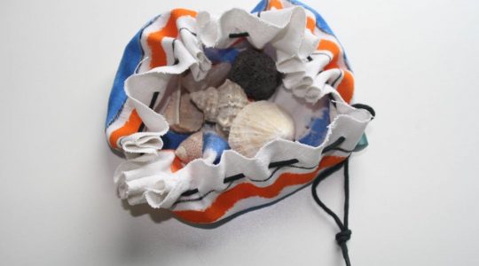 Wir zeiegn dir, wie du diesen Beutel basteln kannst. (Foto: Seiter)