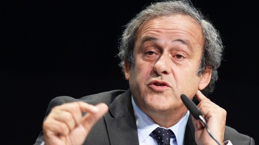 Das ist Michel Platini. Er möchte der neue Fiifa-Chef werden. Die Fifa ist der Weltverband im Fußball. (Foto: dpa)