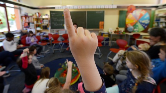 Viele Kinder sind verunsichert, bevor sie die Schule wechseln müssen. (Foto: dpa)