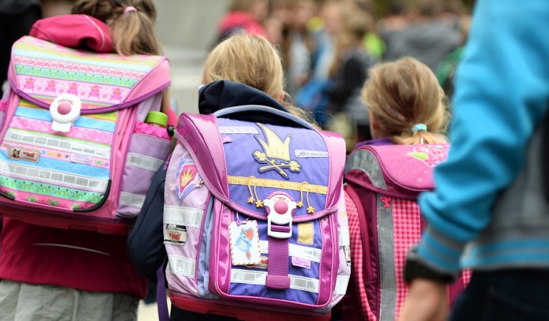 Wenn Experten wissen, wie viele Kinder es in 15 Jahren gibt, dann können sie besser Schulen planen. (Foto: dpa)