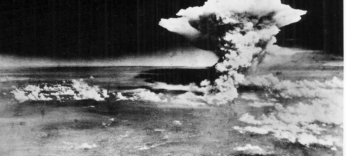 Das Foto zeigt, wie die Atombombe in Hiroshima explodiert ist. (Foto: dpa)