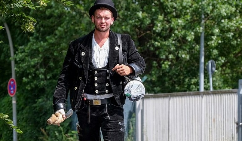 Seit Jahrhunderten gehen junge Handwerker auf die Walz. (Foto: dpa)