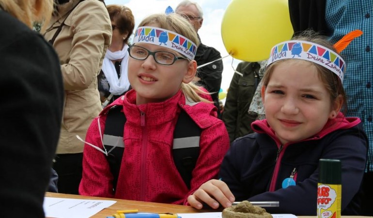 Die Jury bewertet die Scherzartikel. (Foto: Goyert)