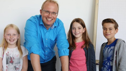 Drei unserer Kinderreporter haben den OB_Spitzenkandidaten Jochen Ott getroffen. (Fotos: Goyert)