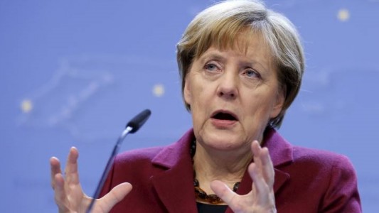 Eine Regierungserklärung ist eine besondere Rede. Sie wird von einem Regierungschef oder von einem Minister gehalten. Bundeskanzlerin Angela Merkel hat gerade eine Regierungserklärung zum Thema Flüchtlinge abgegeben. (Foto: dpa)