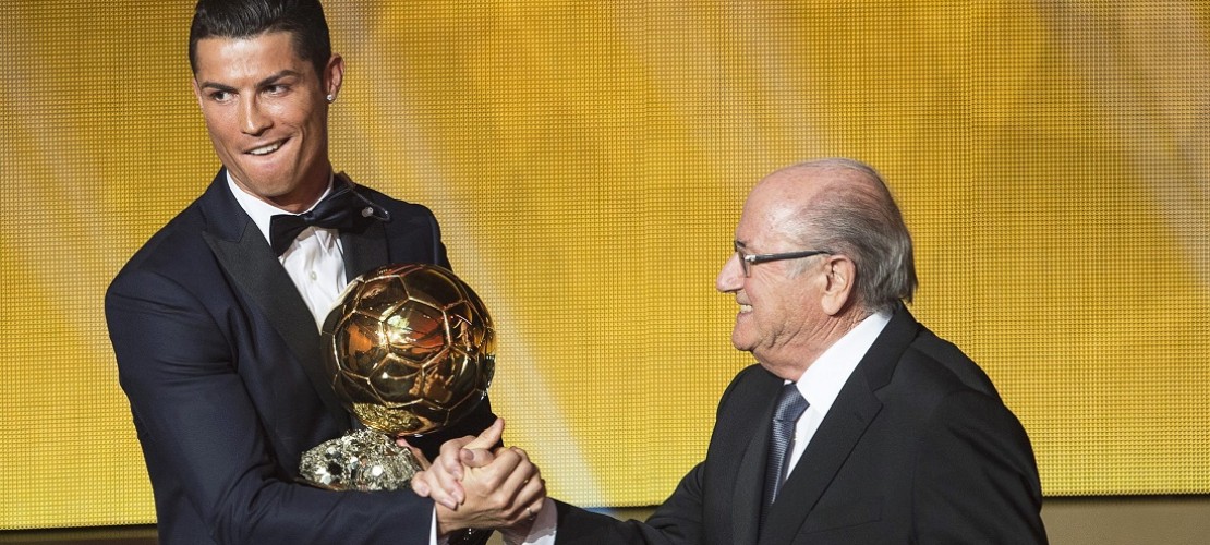 Cristiano Ronaldo hat den Ballon d’Or schon ganz schön oft bekommen. (Foto: dpa)