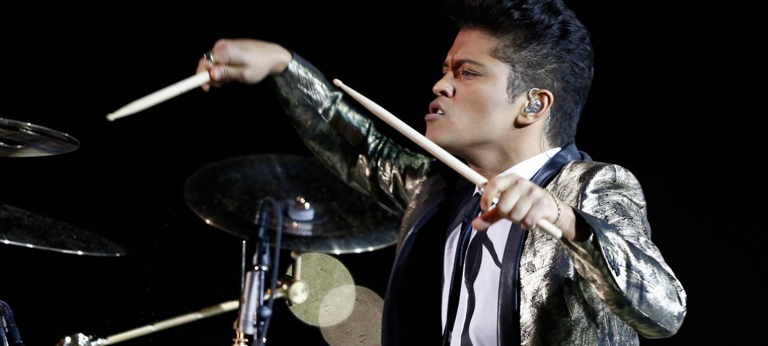 Angefangen hat er als Imitator des berühmten Sängers Elvis. Heute ist er selber total bekannt. Bruno Mars wird 30 Jahre alt. (Foto: dpa)