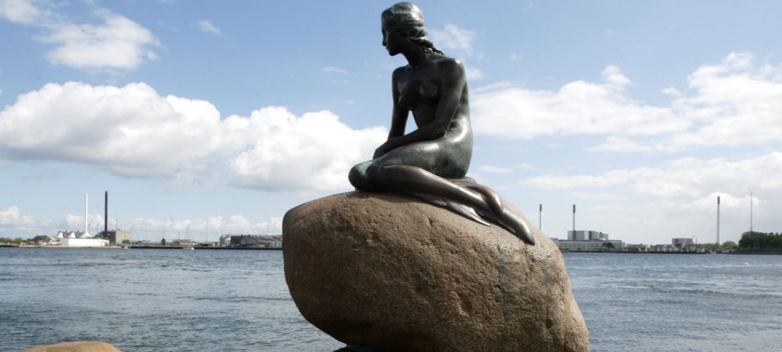 Das Wahrzeichen der Stadt Kopenhagen in Dänemark ist die kleine Meerjungfrau. (Foto: dpa)