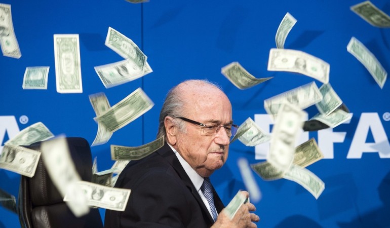 Fifa-Präsident Joseph Blatter soll Platini viel Geld überwiesen haben. Das ist ethisch nicht in Ordnung, fand die Fifa, der Weltfußballverband. Aber worum geht es in der Ethihk eigentlich genau?