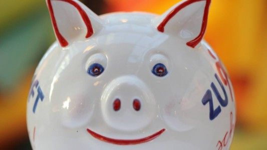Vermögen ist zum Beispiel das, was man im Sparschwein hat. (Foto: dpa)