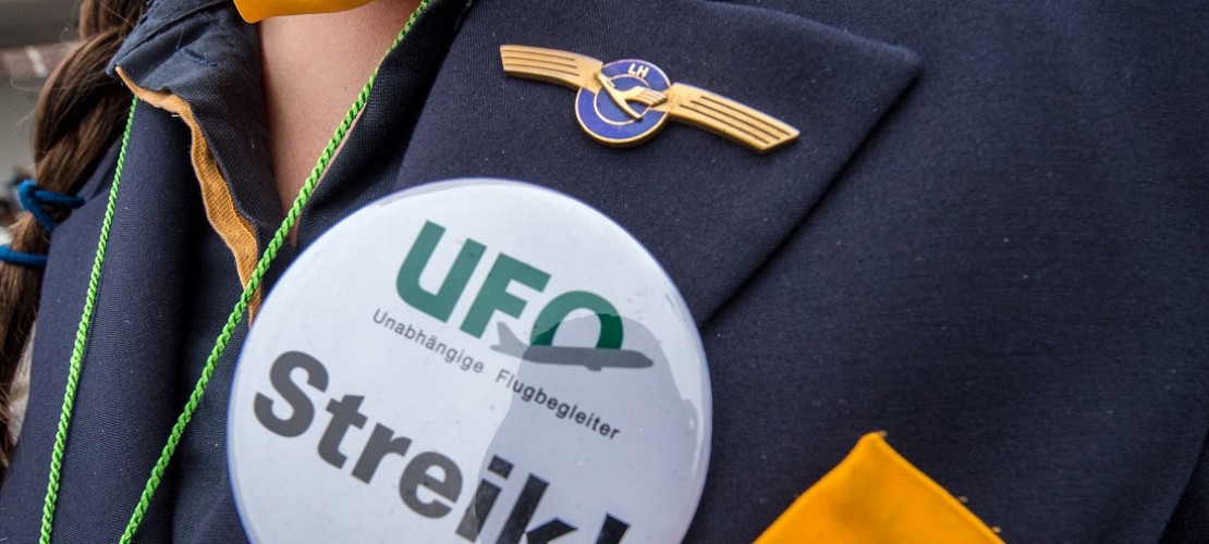 Seit Freitag streiken einige Flugbegleiter. (Foto: dpa)