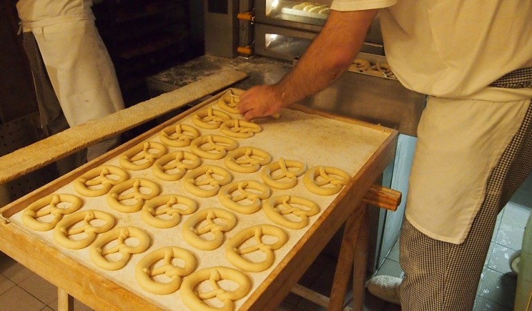 Wie werden Brezeln gemacht?