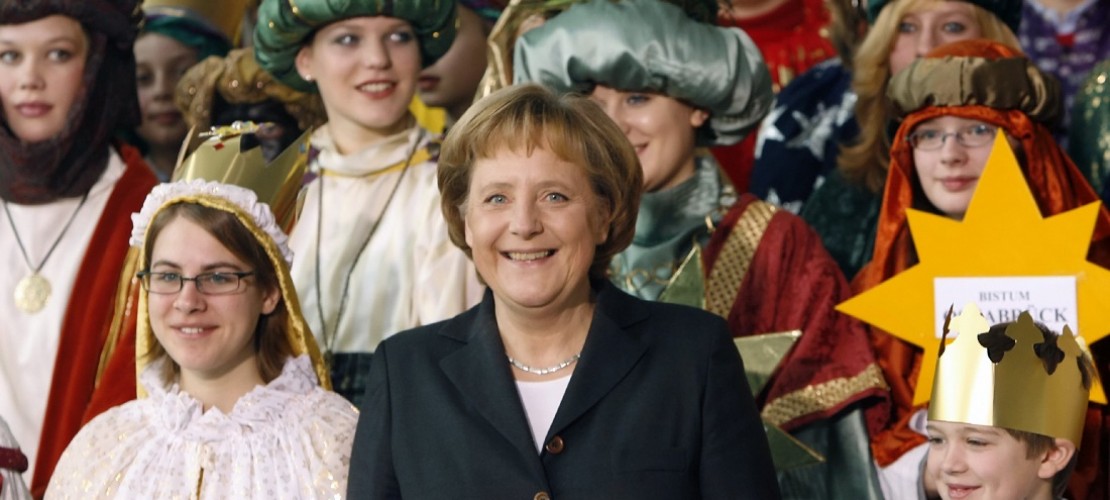 Sternsinger besuchen die Kanzlerin