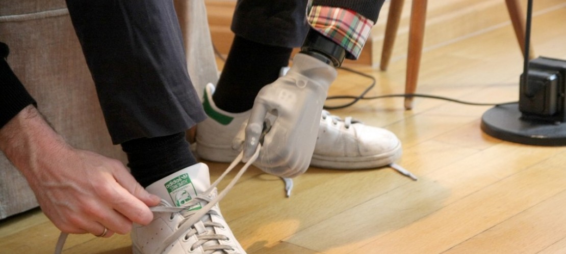 Zugreifen mit der Roboter-Hand