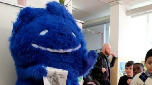 Triff Duda und andere Maskottchen