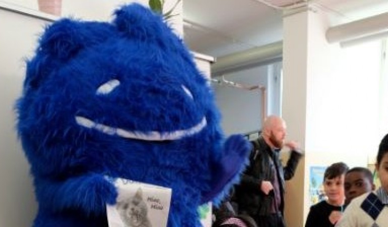 Triff Duda und andere Maskottchen