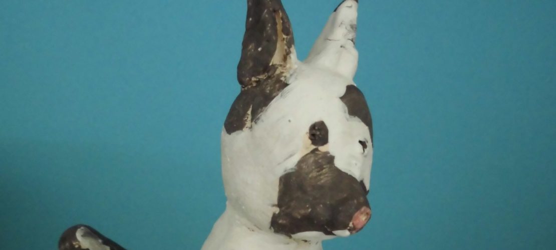 Ein Schneiderlein und Hunde aus Ton