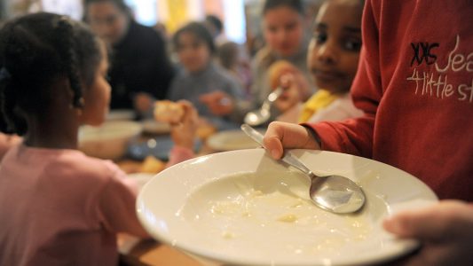 Wie leben arme Kinder in Deutschland?