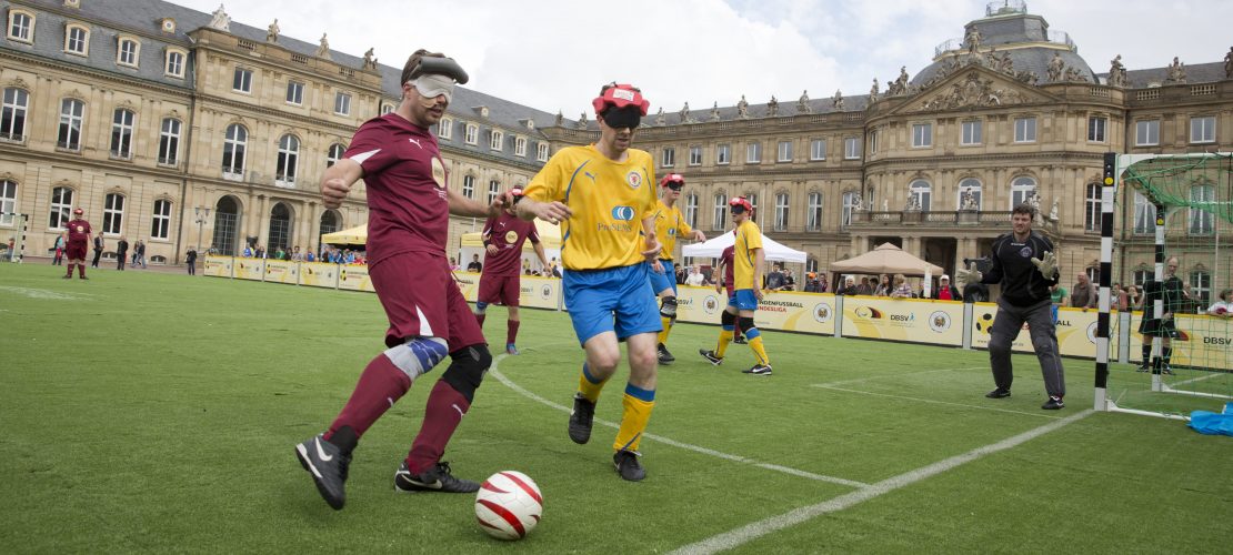 Wie spielen Blinde Fußball?