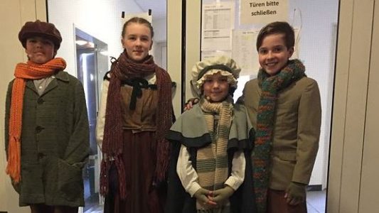 Finja spielt im Musical mit