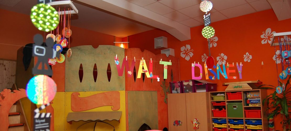 So bastelst du Karnevalsgirlanden