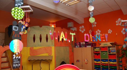 So bastelst du Karnevalsgirlanden