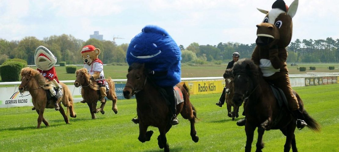 Maskottchen auf Ponys