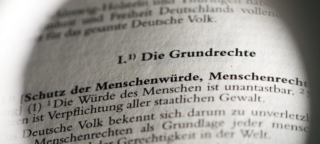 Was steht in unserem Grundgesetz?