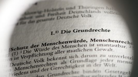 Was steht in unserem Grundgesetz?