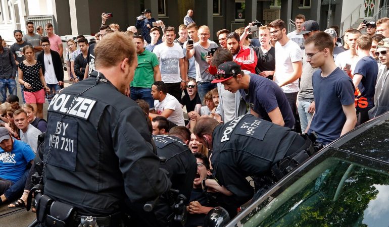 Demo für afghanischen Mitschüler