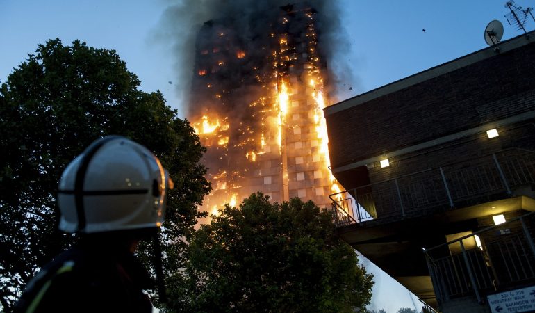 Wie löscht die Feuerwehr ein Hochhaus?