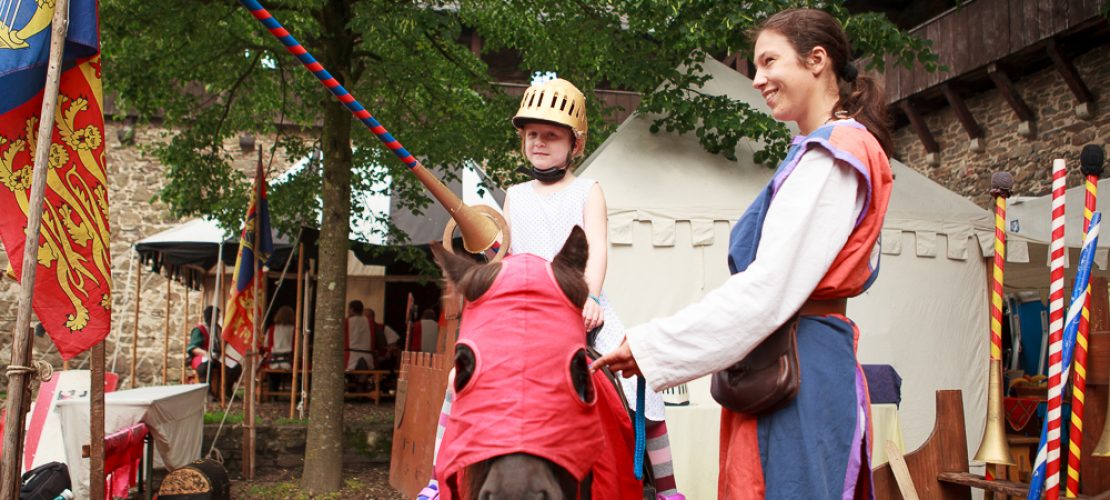Raus hier: Radeln, Ritter und ins Tierheim gucken