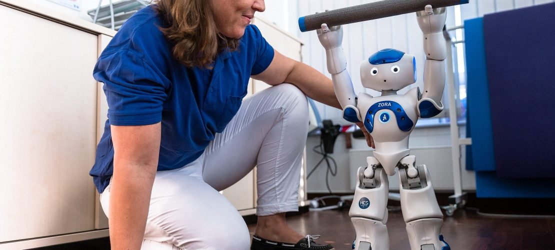 Roboter Zora hilft im Krankenhaus