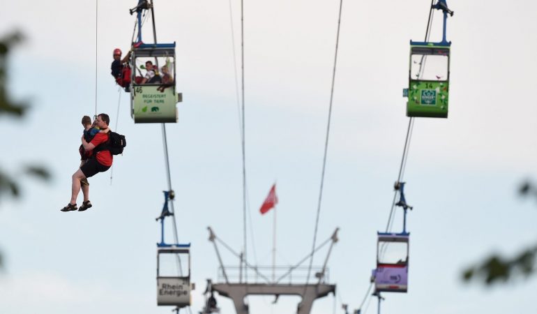 Rettung über dem Rhein