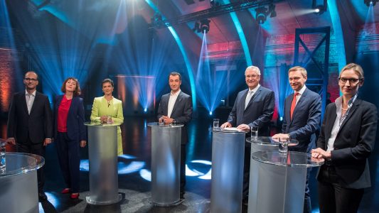 Kleinen Fünf streiten im Fernsehen