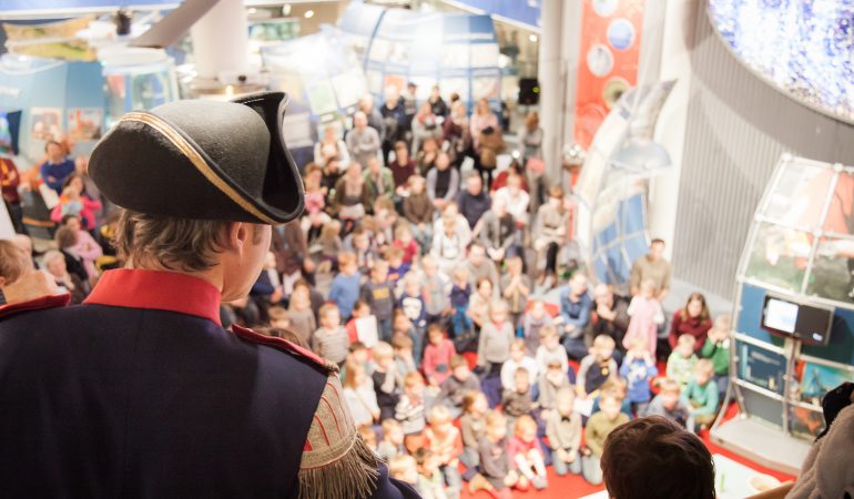 Raus hier: Geisterstunde und Lesefest