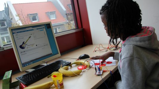 Raus hier: Bücher, Hexen und PCs