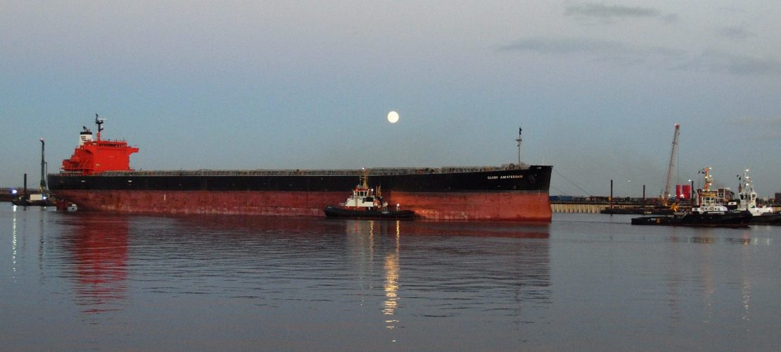 Warum haben große Schiffe Wasser an Bord?