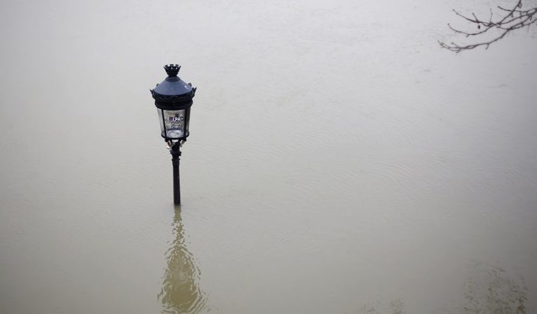 Paris unter Wasser