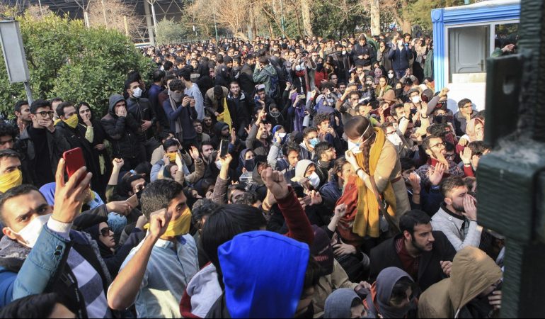 Iraner sagen laut ihre Meinung