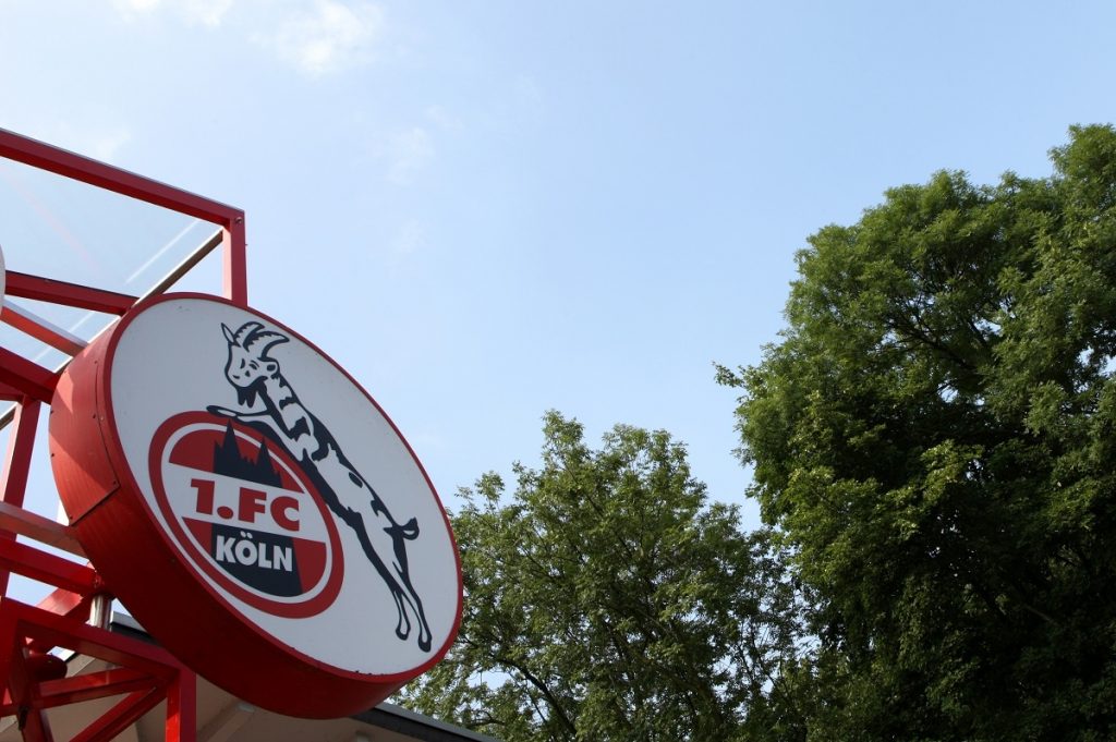 Wer seinen FC-Spielern einmal nahe sein möchte, kann sich ein öffentliches Training am Geißbockheim anschauen. (Foto: dpa)