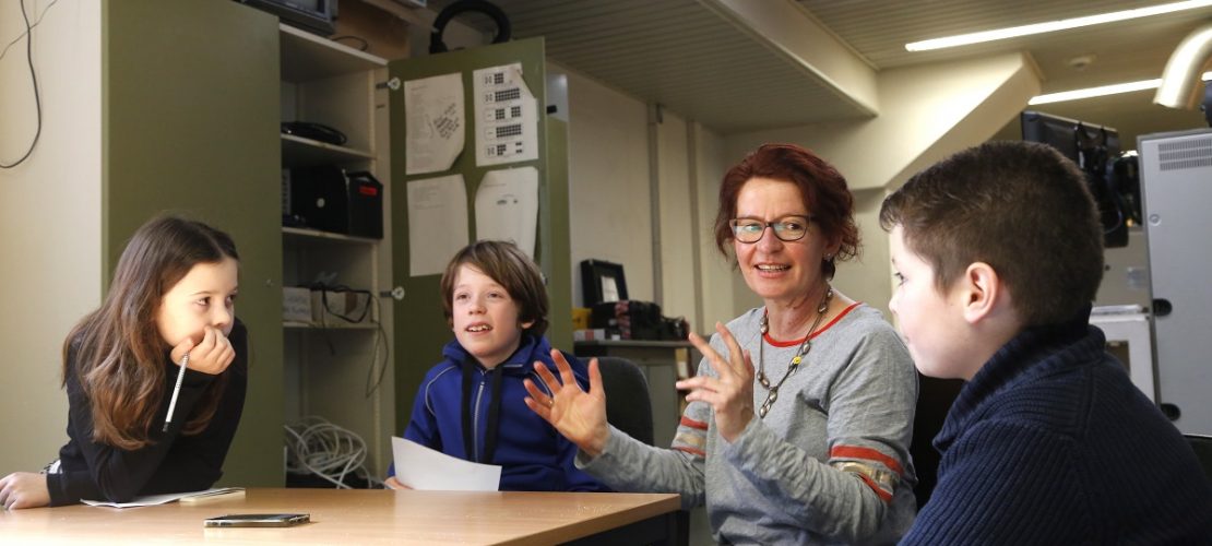 Die Kinderreporter haben Margit Auer viele Geheimnisse entlockt. (Foto: Thomas Banneyer)