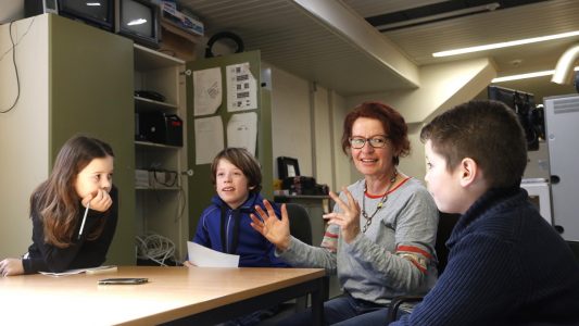 Die Kinderreporter haben Margit Auer viele Geheimnisse entlockt. (Foto: Thomas Banneyer)