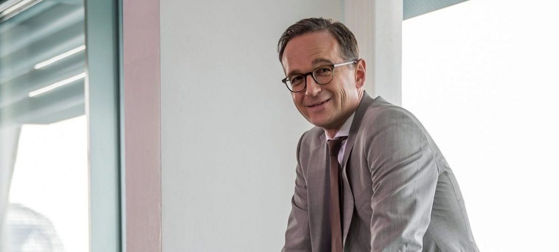 ARCHIV - 13.07.2016, Berlin: Bundesjustizminister Heiko Maas (SPD) wartet auf den Beginn der Sitzung des Bundeskabinetts im Kanzleramt in Berlin. (Foto: dpa)
