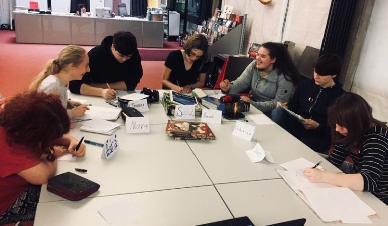 Schon bei den Vorbereitungen auf die lit.COLOGNE kommt das Lampenfieber manchmal durch. (Foto: lit.COLOGNE)