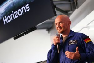 17.04.2018: Nordrhein-Westfalen, Köln: Alexander Gerst, Astronaut, spricht auf einer Pressekonferenz. (Foto: Oliver Berg/dpa)