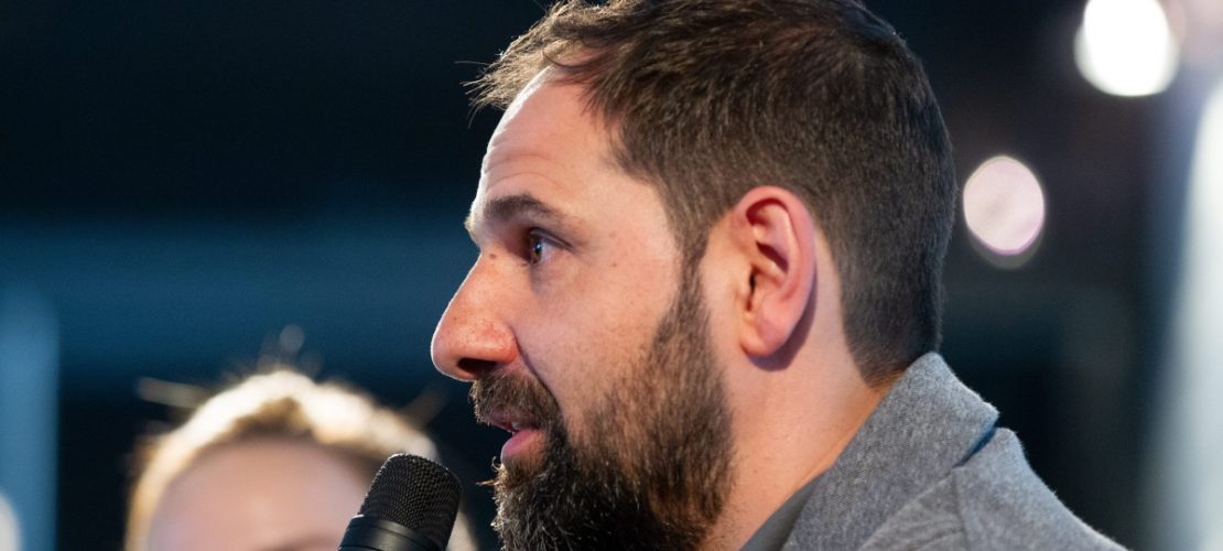 Stefan Ruthenbeck war sehr geduldig bei den Interviews der Kinder - er ist selbst Papa, vielleicht deshalb? (Foto: Bopp)